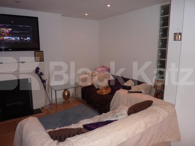 			GARDEN FLAT!, 2 Bedroom, 1 bath, 1 reception Flat			 Marylands Road , MAIDA VALE